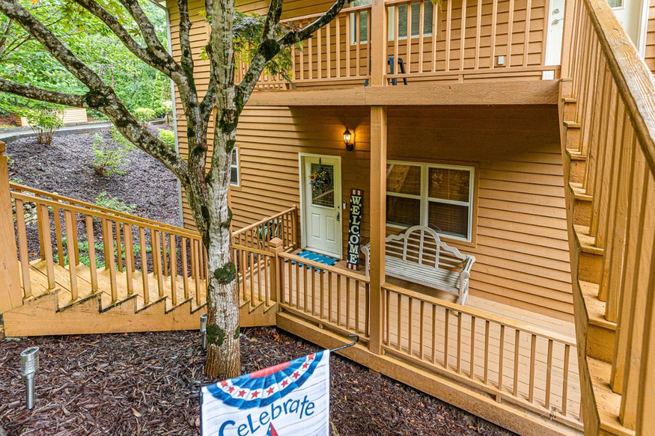 Condo With Stunning Mountain And 6Th Green Views Near Harrahs Cherokee Bryson City Whittier Екстер'єр фото